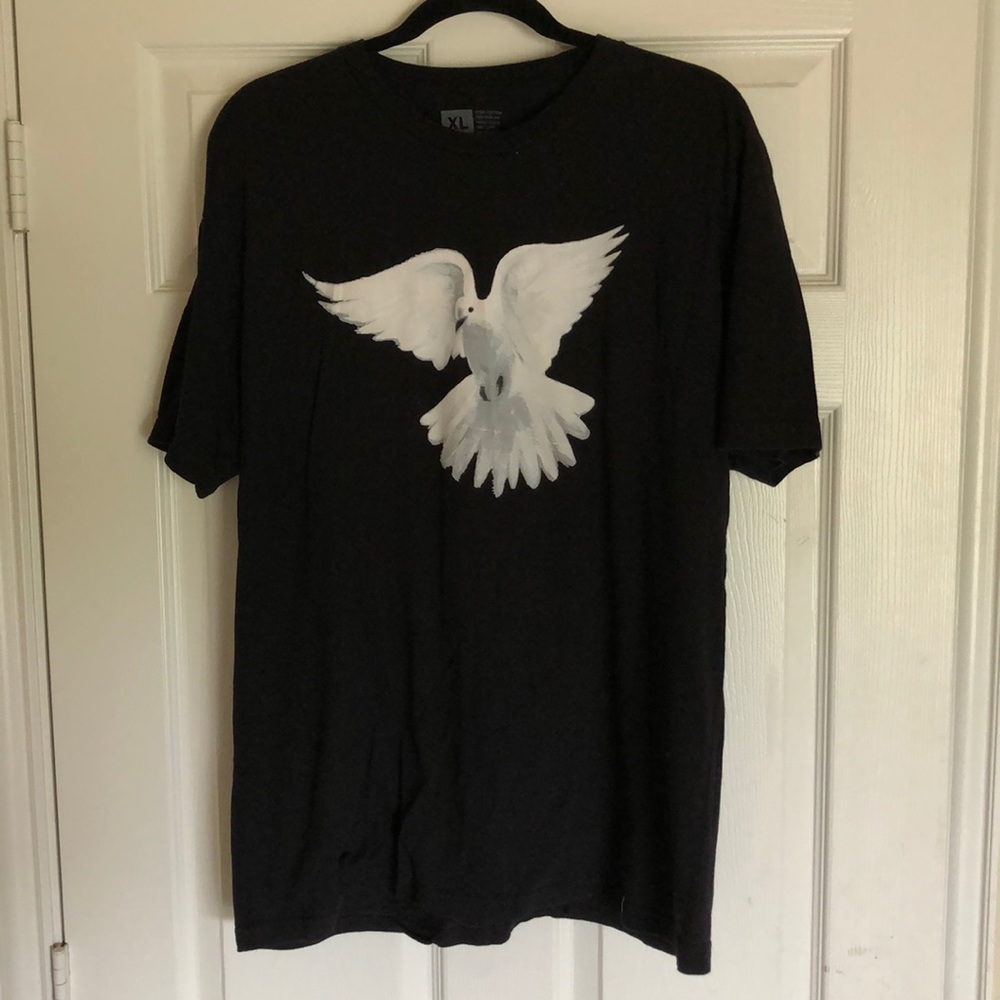 LECRAE dove black tee XL